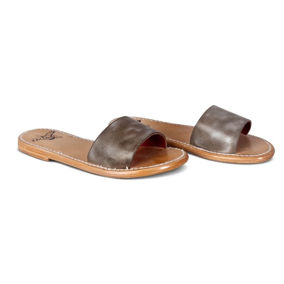 New Freebird Golden sandal. Stone leather Size 8.